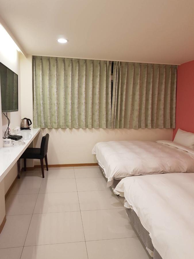 Galaxy Mini Inn Taipeh Exterior foto