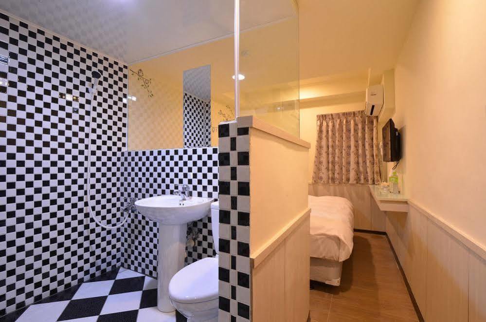 Galaxy Mini Inn Taipeh Exterior foto
