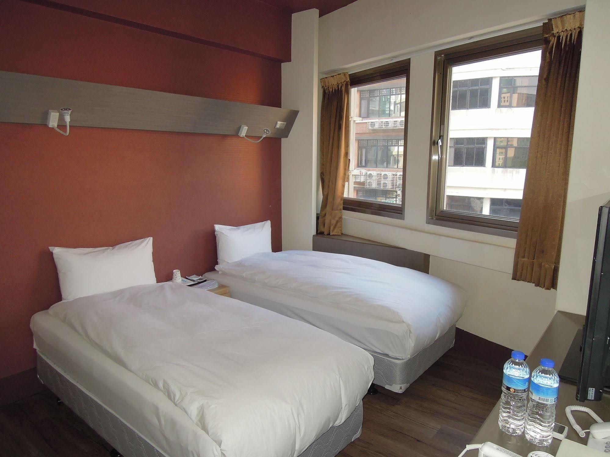 Galaxy Mini Inn Taipeh Exterior foto