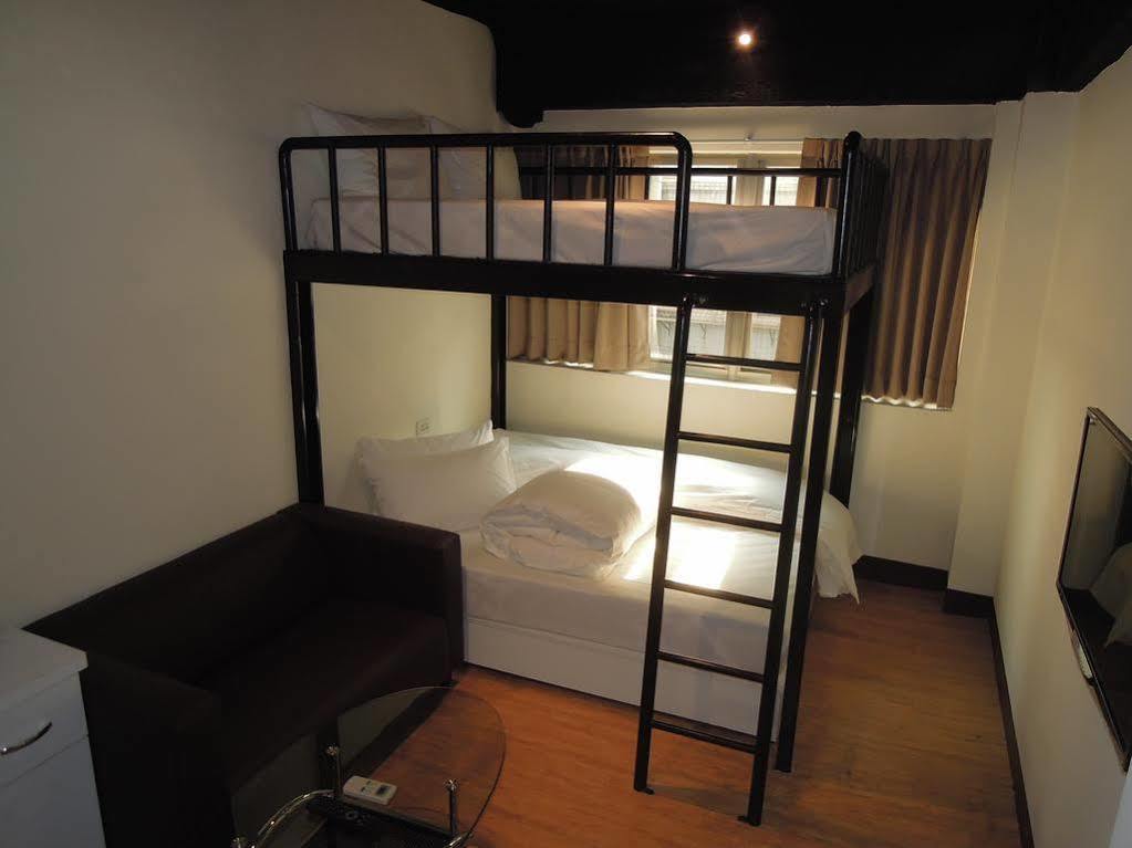 Galaxy Mini Inn Taipeh Exterior foto