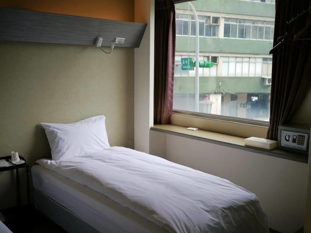 Galaxy Mini Inn Taipeh Exterior foto