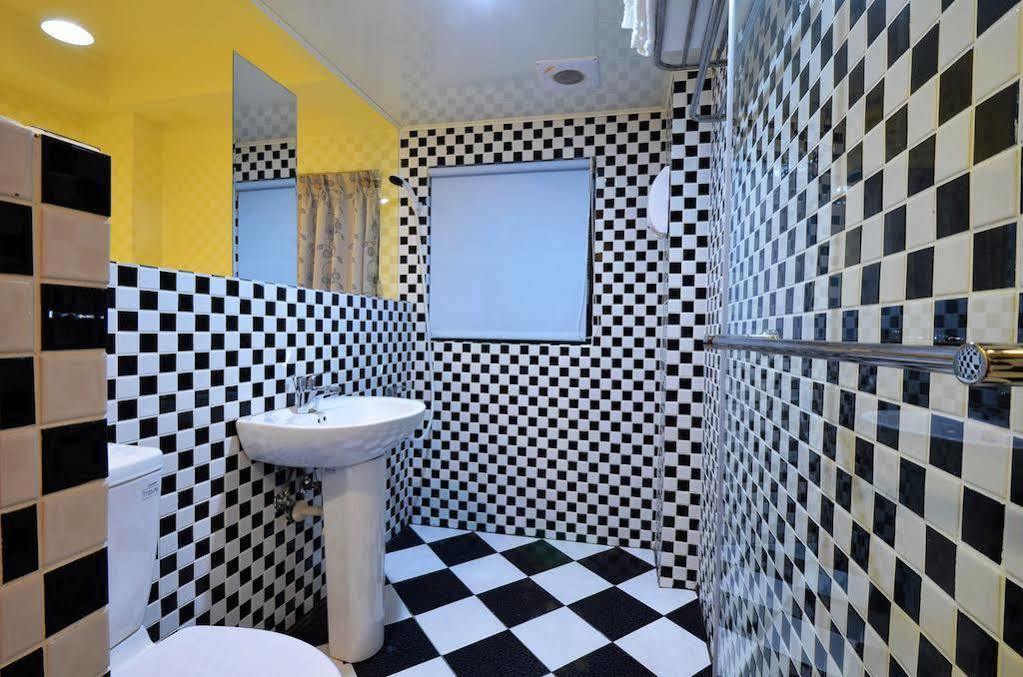 Galaxy Mini Inn Taipeh Exterior foto