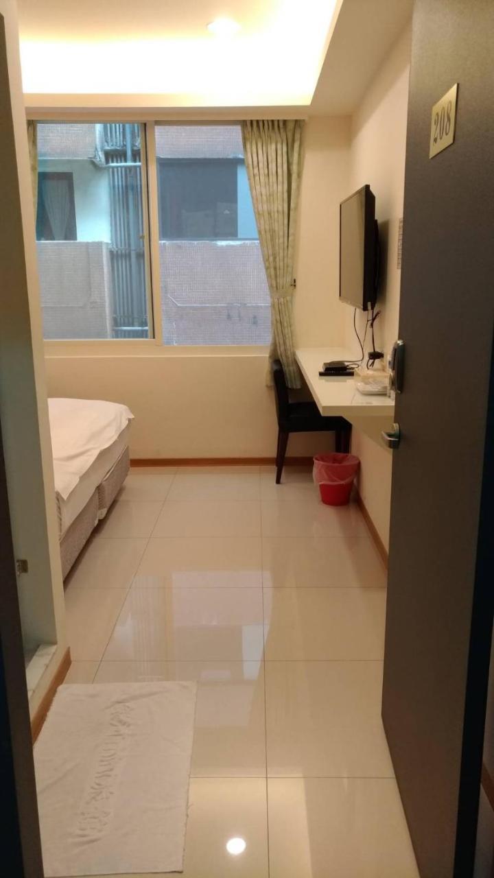 Galaxy Mini Inn Taipeh Exterior foto