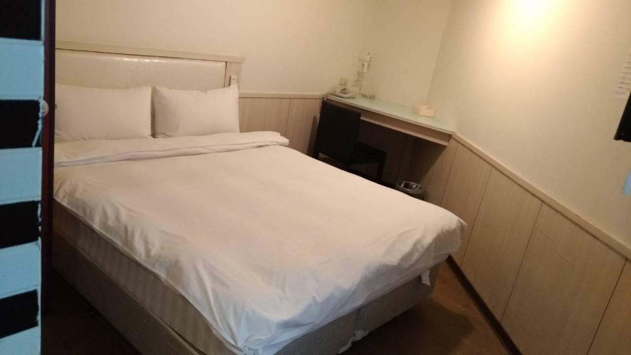 Galaxy Mini Inn Taipeh Exterior foto